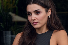 Hande Erçel Belleza y delicadeza. Foto: Fuente: Imagen - Instagram @bambaskabiridizi - Fox Turkiye.