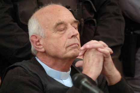 Von Wernich, sacerdote condenado a prisión perpetua por genocidio. Foto: Telam