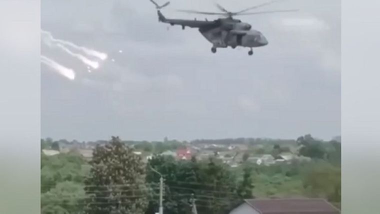 Imágenes verificadas por la BBC muestran un helicóptero volando bajo sobre la región de Bélgorod. Foto: TELEGRAM