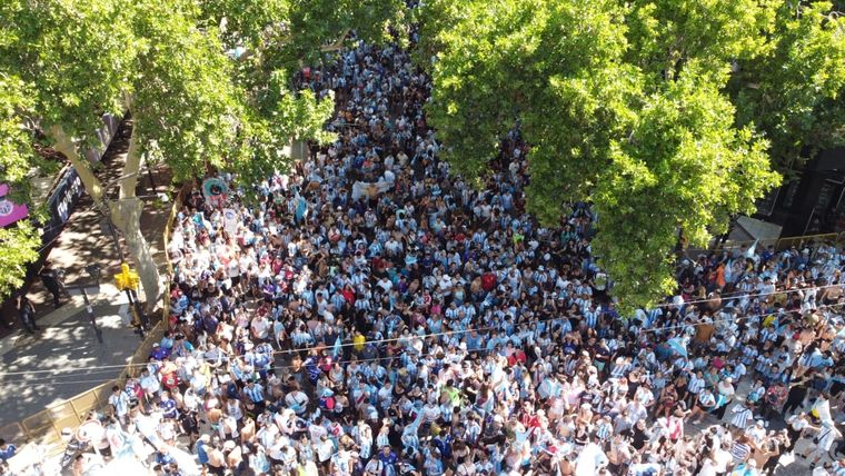 Foto aérea. Argentina es campeón del mundo y así se celebró en Mendoza. Foto: Maximiliano Ríos/MDZ