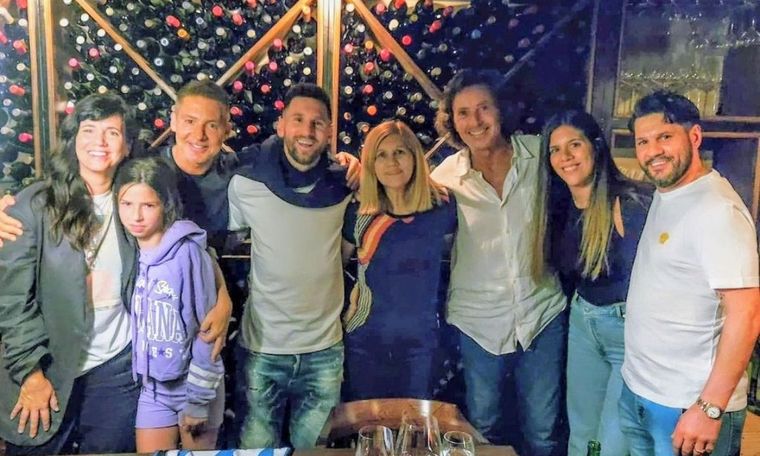 Margarita, la hija de Adrián Suar, pasó un mal momento cuando vio a Messi en Palermo El capitán de la Selección se mezcló en la multitud que lo fue a saludar Foto: Instagram Adrián Suar