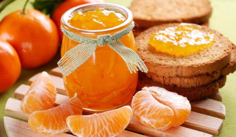 La receta de mermelada de mandarinas permite conservar el sabor del invierno durante varios meses en frascos esterilizados. La receta de mermelada de mandarinas permite conservar el sabor del invierno durante varios meses en frascos esterilizados.