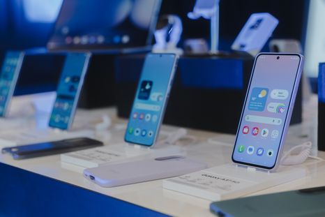 Samsung refuerza su línea Galaxy A con dos nuevos modelos de gama media. Samsung refuerza su línea Galaxy A con dos nuevos modelos de gama media.