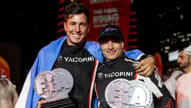 Dani Oliveras, el copiloto de Juan Cruz Yacopini, y un emotivo gesto en Arabia Saudita. Dani Oliveras, el copiloto de Juan Cruz Yacopini, y un emotivo gesto en Arabia Saudita.