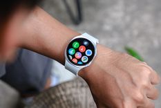 Los avances en salud digital de Samsung permiten prevenir accidentes graves mediante el uso del Galaxy Watch.
