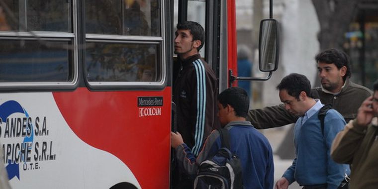 El boleto mínimo mañana valdrá $2.10. Foto: Marcelo Ruiz/ MDZ