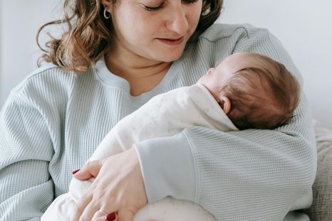 Anses y una ayuda económica a a madres. Anses y una ayuda económica a a madres.