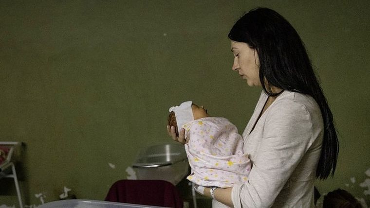 Cerca de 4.300 niños nacieron en Ucrania desde el inicio de la guerra, de acuerdo a la ONU. Foto: GETTY IMAGES