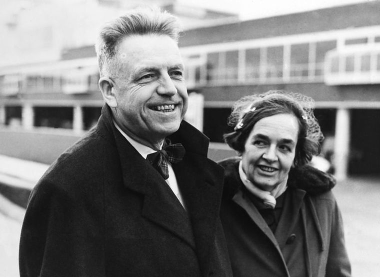 Dr. Alfred Kinsey y su esposa Clara a finales de la década de 1940. Foto: GETTY IMAGES
