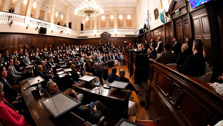 En la previa de la Asamblea Legislativa, los políticos mendocinos se animaron a puntuar la gestión de Alfredo Cornejo y Javier Milei. En la previa de la Asamblea Legislativa, los políticos mendocinos se animaron a puntuar la gestión de Alfredo Cornejo y Javier Milei.