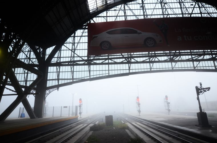 Niebla en la estación de trenes de Retiro. Niebla en la estación de trenes de Retiro.