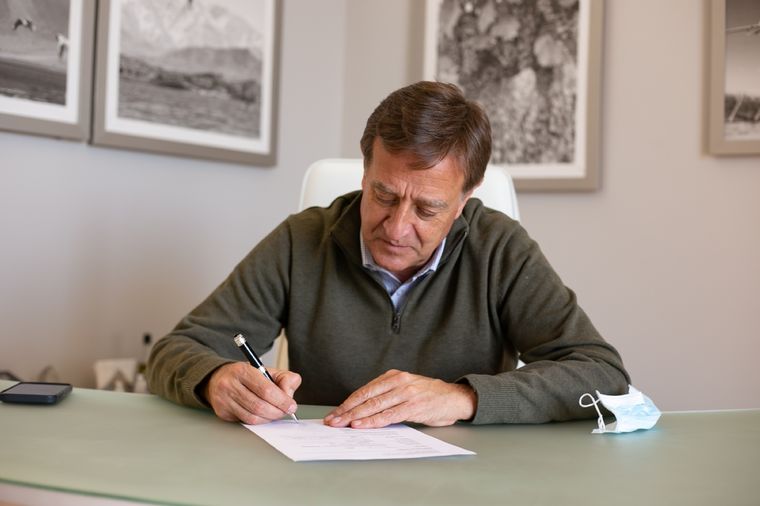 Creció la cantidad de empleados estatales que tiene Mendoza durante la gestión de Rodolfo Suarez. Foto: Prensa Gobierno de Mendoza