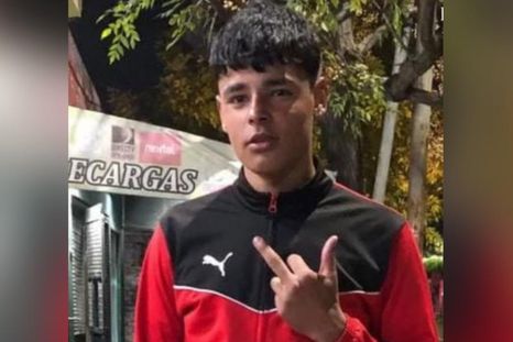 Santiago Agustín González fue asesinado en la Plaza San Martin de Berazategui. Santiago Agustín González fue asesinado en la Plaza San Martin de Berazategui.