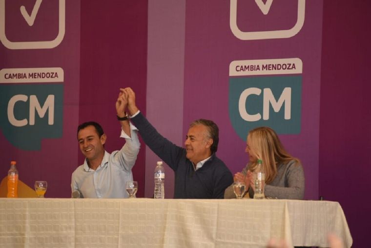 Emanuel Méndez, Alfredo Cornejo y Hebe Casado. Foto: Prensa Cornejo