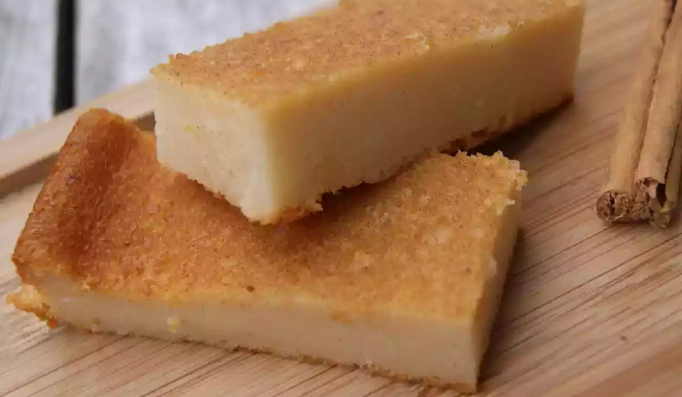 Tradicionalmente, la receta se elaboraba con cuajada natural en lugar de queso fresco. Tradicionalmente, la receta se elaboraba con cuajada natural en lugar de queso fresco.