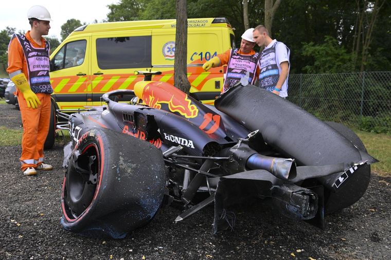Así quedó el Red Bull de Checo. Foto: EFE