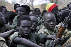 Niños soldado habrían masacrado a 160 civiles. Foto: TheSparrowNews.