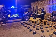 Un auto terminó incrustado en la pared de una casa, hallaron marihuana y hay siete detenidos Foto: NA