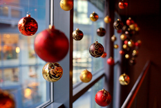 decorar la oficina con adornos navidenos incrementa la productvidad decorar la oficina con adornos navidenos incrementa la productvidad