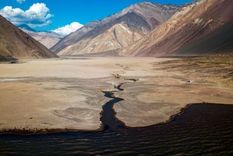 El embalse El Yeso en el centro de Chile sufre las consecuencias de la megasequía.