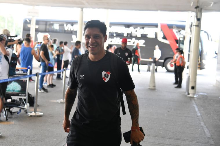 Enzo Pérez en su llegada a Santiago del Estero. Foto: @RiverPlate