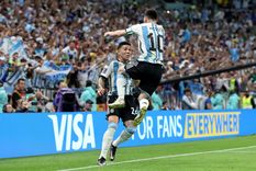 Messi festeja el segundo gol con Enzo Fernández. Foto: @Argentina