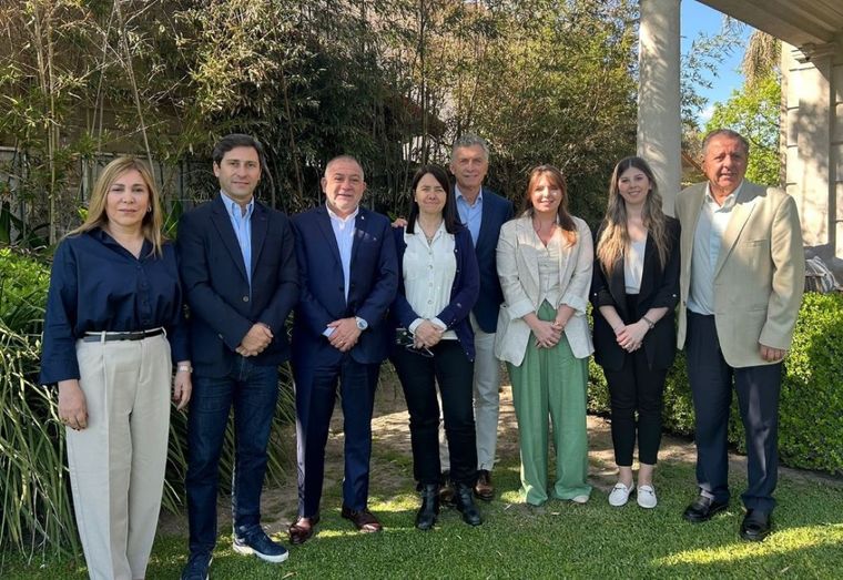 Cumbre de Mauricio Macri con senadores PRO para definir la agenda parlamentaria. Foto: X