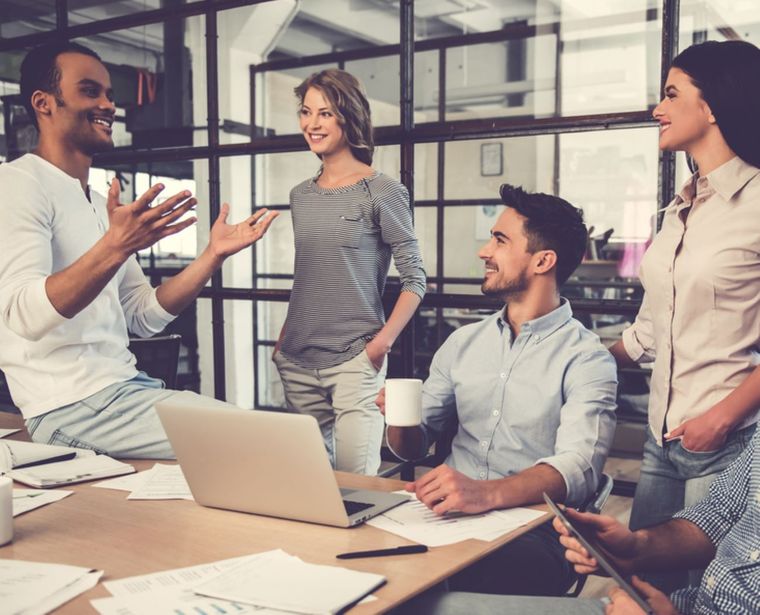 Siguiendo algunos consejos claves lograrás una conversación efectiva. Foto: Shutterstock