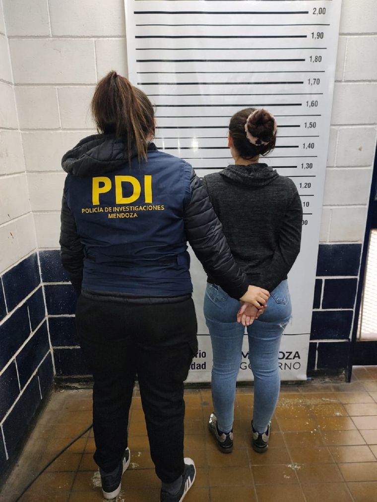 La detenida tiene 18 años de edad. Foto: Ministerio de Seguridad.