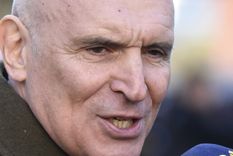 José Luis Espert apuntó contra Cristina Kirchner por sus críticas a Javier Milei. José Luis Espert apuntó contra Cristina Kirchner por sus críticas a Javier Milei.