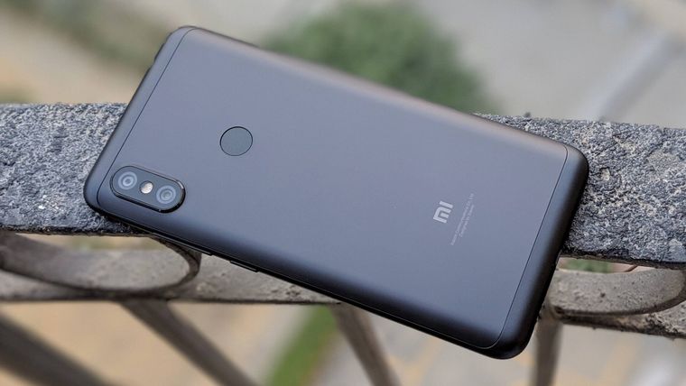 El Redmi Note 6 Pro permitía un uso cómodo con una sola mano, algo que se perdió en las nuevas generaciones de la marca. El Redmi Note 6 Pro permitía un uso cómodo con una sola mano, algo que se perdió en las nuevas generaciones de la marca.
