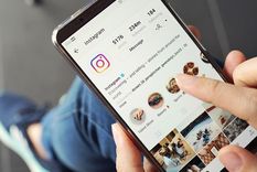 Con esta última actualización, la red social va un paso más allá al permitir a los usuarios convertir sus propias fotos en stickers. Foto: Shuterstock