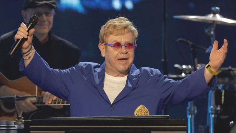 Elton John, el ícono que reveló haber perdido la visión de su ojo derecho por una infección. / @eltonjohn
