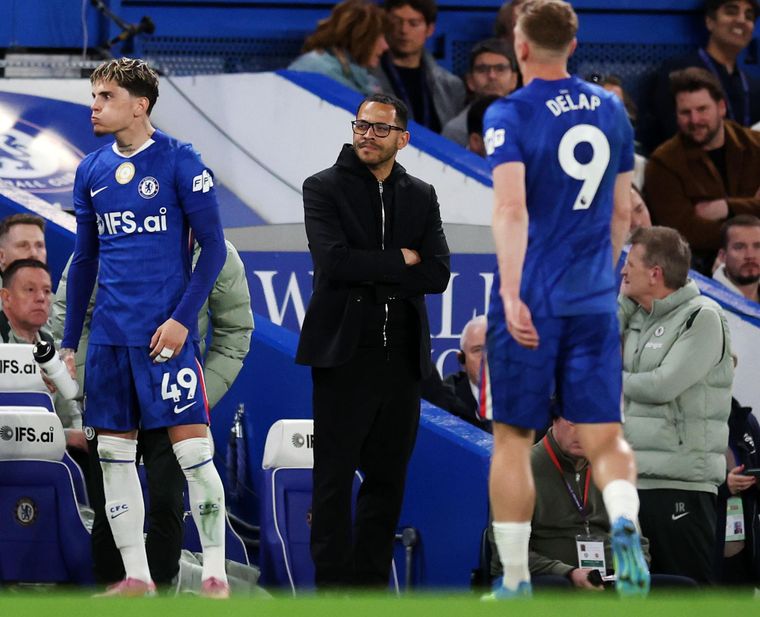 Liam Rosenior dejó de ser entrenador de Chelsea. Liam Rosenior dejó de ser entrenador de Chelsea.