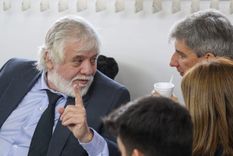 Bento y su abogado dialogan en Tribunales. Foto: MDZ. Bento y su abogado dialogan en Tribunales. Foto: MDZ.