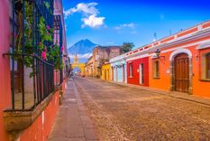 Antigua Guatemala mezcla historia con paisajes naturales Foto: Shuterstock