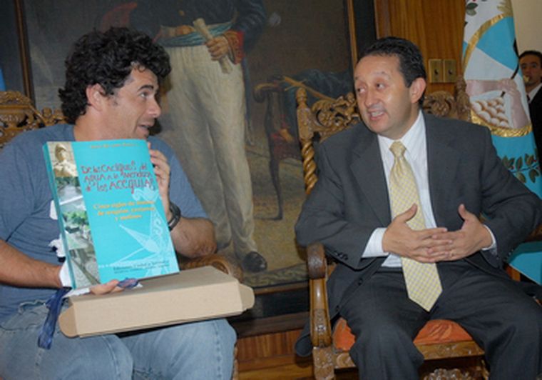 Julian Weich y el gobernador Celso Jaque. Foto: Prensa Gobierno