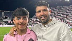 La familia estuvo unida para soplar las velitas en un jardín soñado. / Instagram @kunaguero La familia estuvo unida para soplar las velitas en un jardín soñado. / Instagram @kunaguero