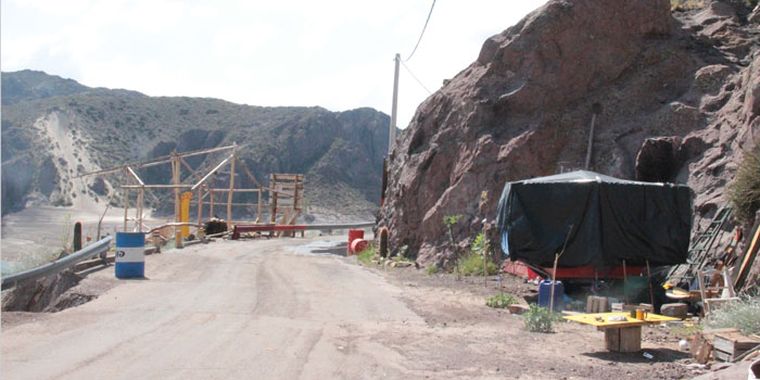 Baches, asentamientos y construcciones a medio hacer Foto: Maggie Ojcius/Mediamza.com