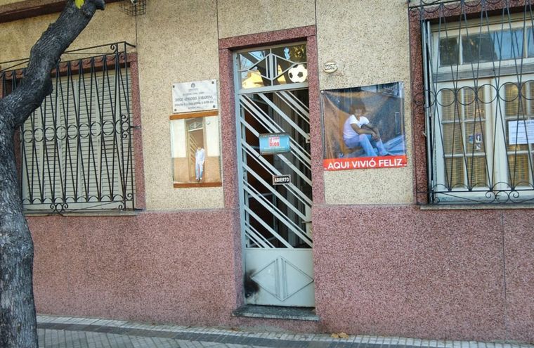 Cómo es la experiencia para turistas en la casa de Maradona de La Paternal Foto: Civitatis