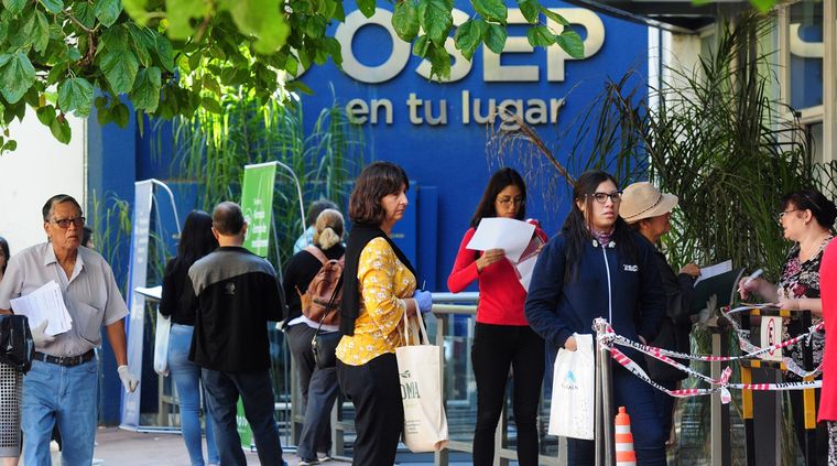 La obra social de empleados públicos (OSEP) est{a en la mira de un diputado. Foto: ALF PONCE / MDZ