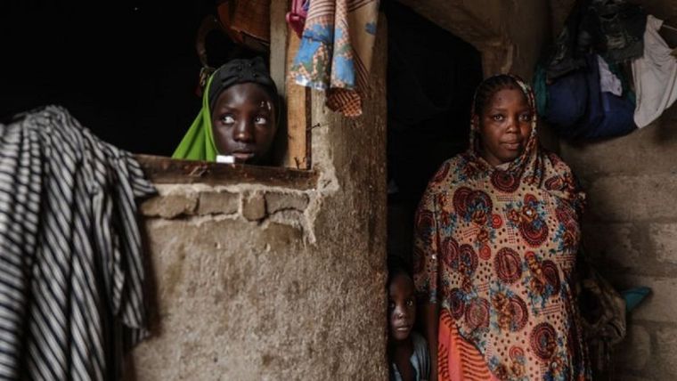 Nigeria es el país más rico de África, pero casi la mitad de su población vive bajo el umbral de la pobreza.