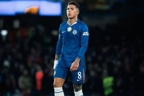 Enzo Fernández vivió una noche particular en Inglaterra: los hinchas del Fulham lo silbaron y los del Chelsea lo ovacionaron durante el triunfo 3-2 de los Blues. Enzo Fernández vivió una noche particular en Inglaterra: los hinchas del Fulham lo silbaron y los del Chelsea lo ovacionaron durante el triunfo 3-2 de los Blues.