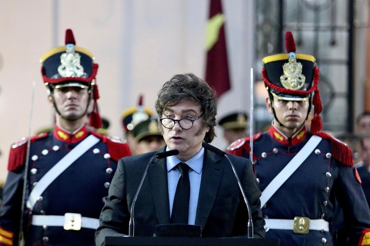 En abril siguió la caída de la imagen del presidente Milei. Foto: Noticias Argentinas