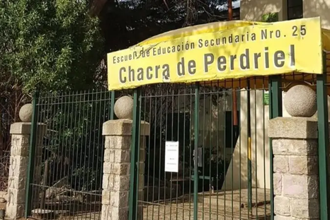 un alumno utilizó gas pimienta durante un recreo y provocó la intoxicación de al menos 20 personas en una escuela de Mar del Plata. un alumno utilizó gas pimienta durante un recreo y provocó la intoxicación de al menos 20 personas en una escuela de Mar del Plata.