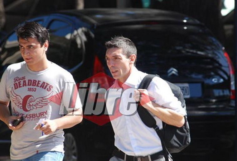 La foto de Perfil deja ver el logo de Libre. Foto: Perfil