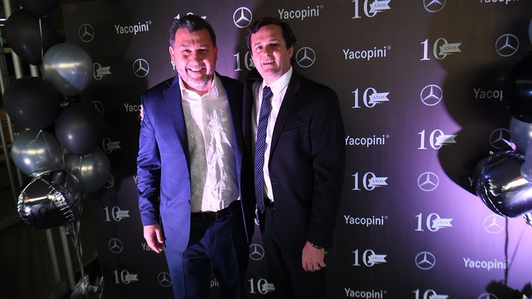 Flavio Kristich fue uno de los primeros en llegar a la celebración. Lo recibió Hernán Yacopini. Flavio Kristich fue uno de los primeros en llegar a la celebración. Lo recibió Hernán Yacopini.