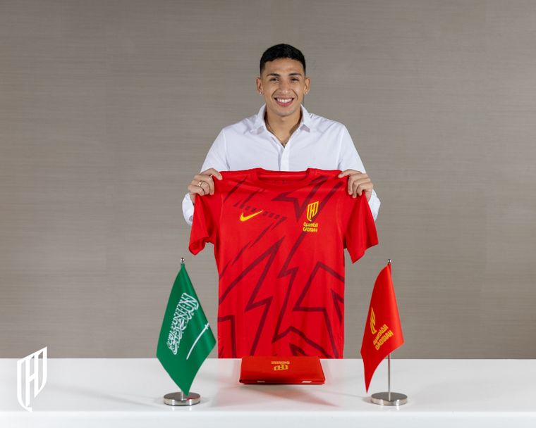 Bayer Leverkusen quiere a Equi Fernández hoy en Al-Qadsiah. Bayer Leverkusen quiere a Equi Fernández hoy en Al-Qadsiah.