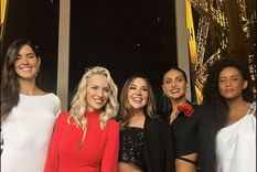 Rojo intenso, el color elegido por Luisana Lopilato para su vestido usado en París Foto: Instagram