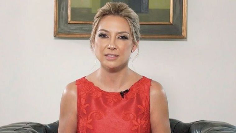 La Primera Dama vestida por Javier Saiach. Foto: Gentileza